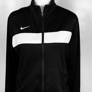 🏃‍♀️ Nike Zip Jacket with two zip side pockets